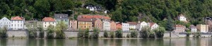 passau_river_houses_right_pano