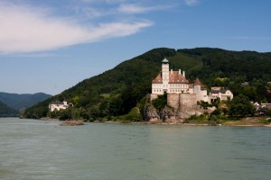 Schonbuhel Castle, Wachow Valley