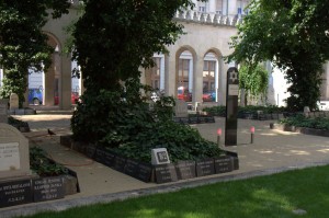 Synagogue Courtyard/Memorial