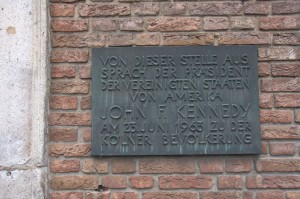 Plaque commemorating a JFK speech