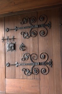 Elaborate hinges