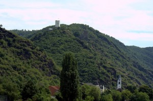 Sterrenberg (white) and Liebenstein (dark) Castles