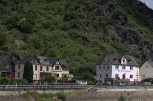 Cruising the middle Rhine