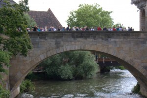 Tourists storm the Rathaus