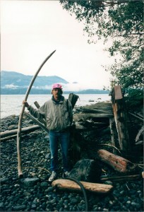 Les finds some driftwood