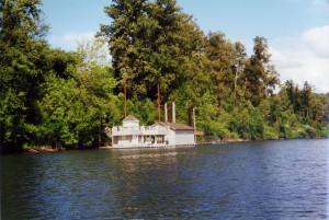 Houseboat (or boat house)