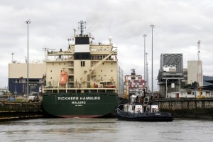 The Rickmers Hamburg enters a lock