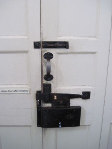 Door latch (MK)