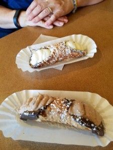 Mmmm...cannolis 