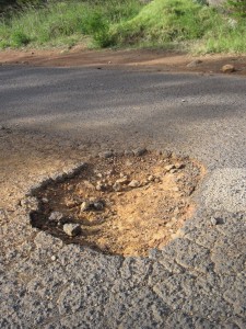 The road to the Waimea Canyon overlook (Marion)