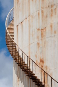 Oil tank steps