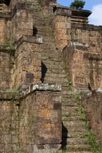 Baksei Chamkrong temple stairs