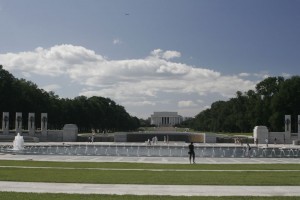 WW II Memorial and Lincoln Memorial