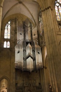 Regensburg cathedral's hanging pipe organ