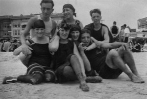 Lillian Baron Hoffman (2nd from left in front), Mildred Baron Chernoff (to her left). Others unknown.