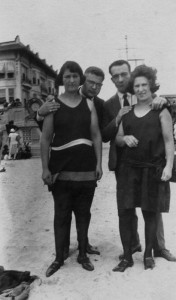  Lillian Baron Hoffman, Gertrude Baron Kessler , Mildred Baron Chernoff and unknown man