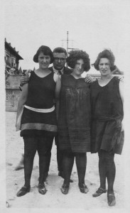 Lillian Baron Hoffman, Unknown, Gertrude Baron Kessler, Mildred Baron Chernoff