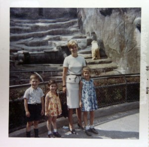 Albert (Bart) Kessler, Laurie Kessler, Katherine Vaughan Kessler, Audrey Kessler Pierson, Zoo (LA?)