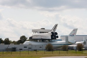 Shuttle and carrier